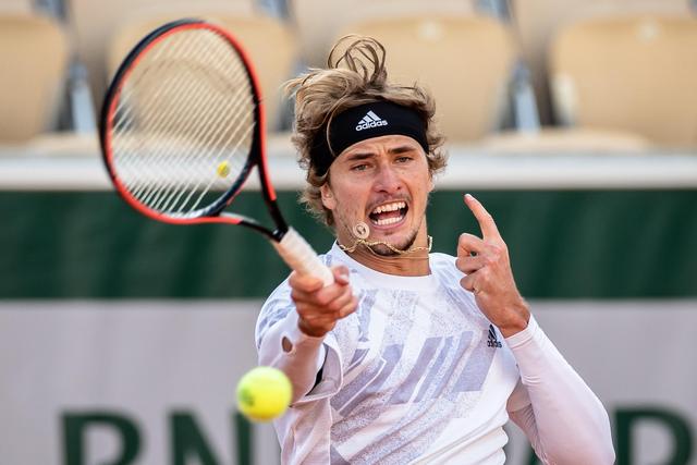 而且在防守 而且在防守