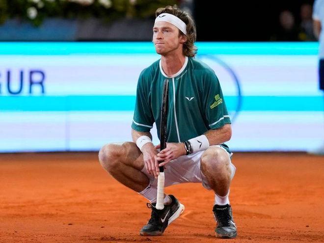 根据英超官 根据英超官